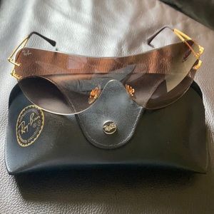 Ray-Ban sunglasses 😎